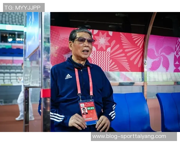 徐根宝高龄仍陪伴U20球员为他们付出辛劳感动球员心声