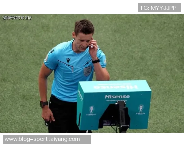 罗杰斯质疑VAR决策为何不让主裁判亲自查看误判情况 罗杰斯质疑VAR决策为何不让主裁判亲自查看误判情况