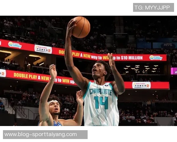 迪亚巴特场均37个前场篮板展现拼搏精神不惧对手人数全力争抢 迪亚巴特场均37个前场篮板展现拼搏精神不惧对手人数全力争抢